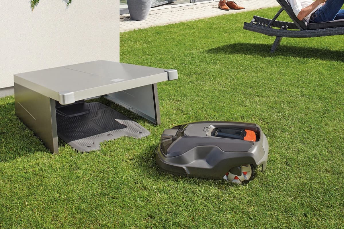 Rasenrobotergarage