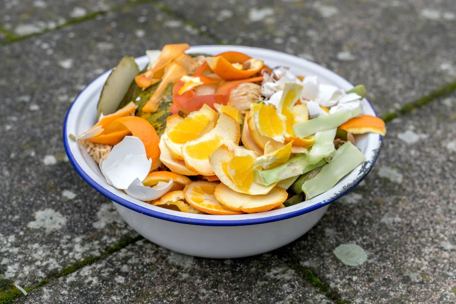 1. Zerkleinern der Küchenabfälle